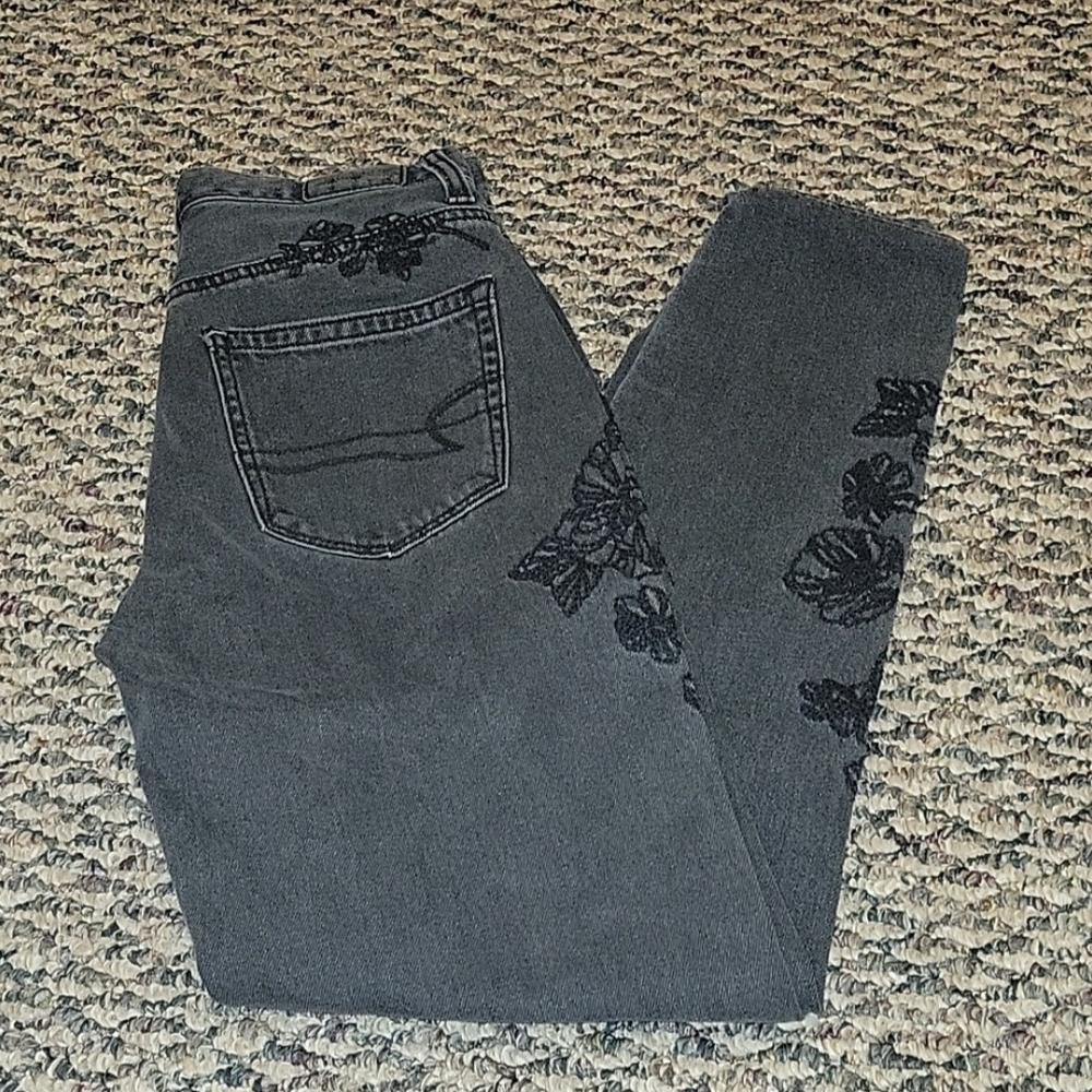 American Eagle Outfitters Gray Embroidered Mom Jeans Size 00 REG